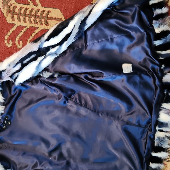 INC International Concepts  Faux fur vest - Picture 6 of 8